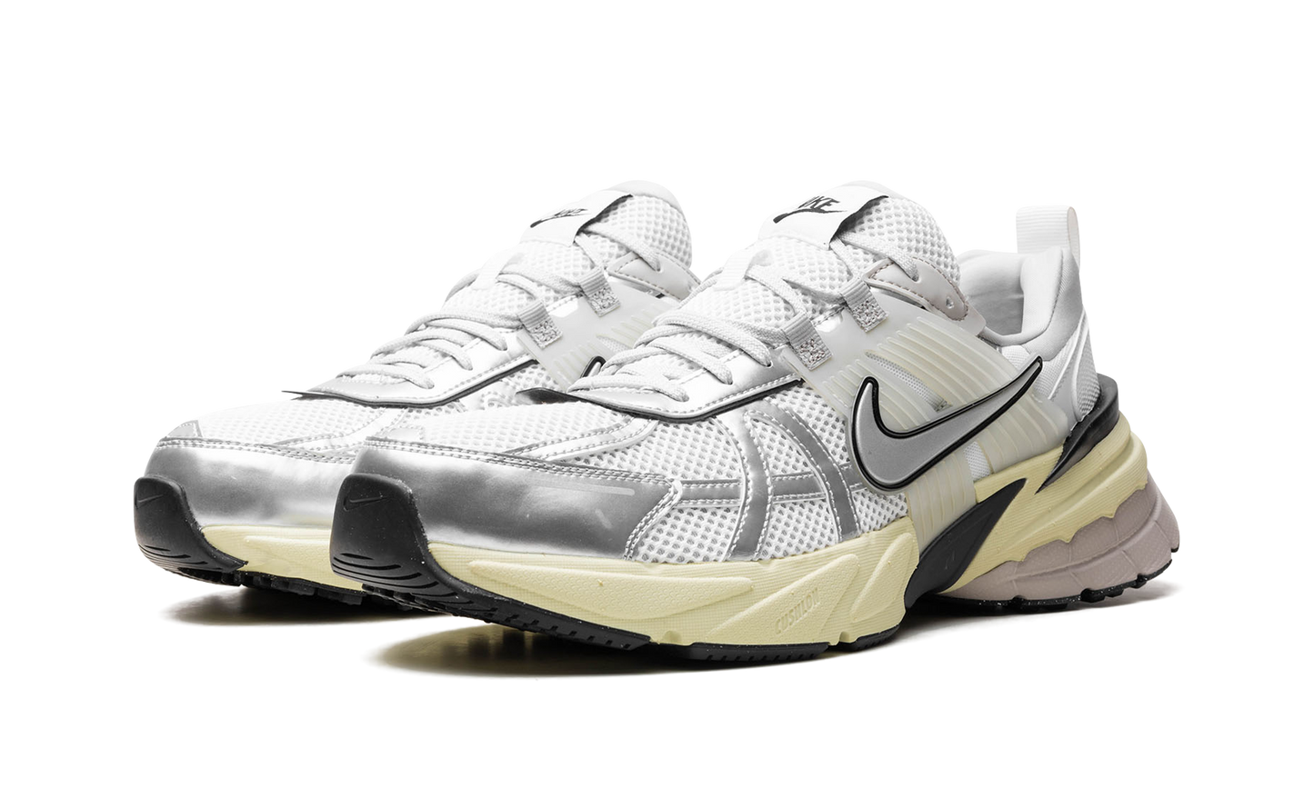 V2K Run "Pure Platinum Metallic Silver" HJ4497 100