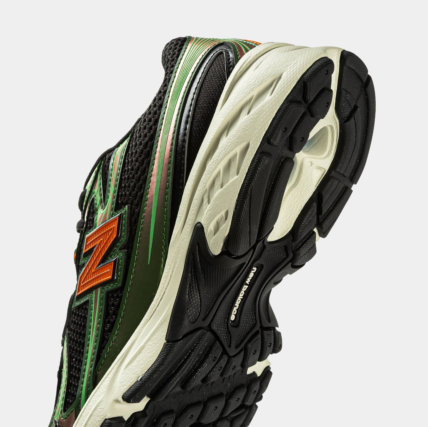 Shoe Palace Exclusive New Balance 740 Mens Lifestyle Shoes (Green/Black)