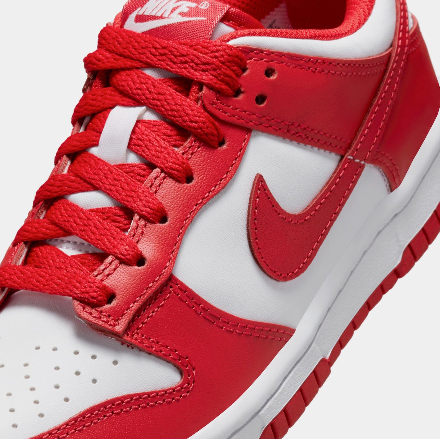 Dunk Low Grade School Lifestyle Shoes (White/University Red)