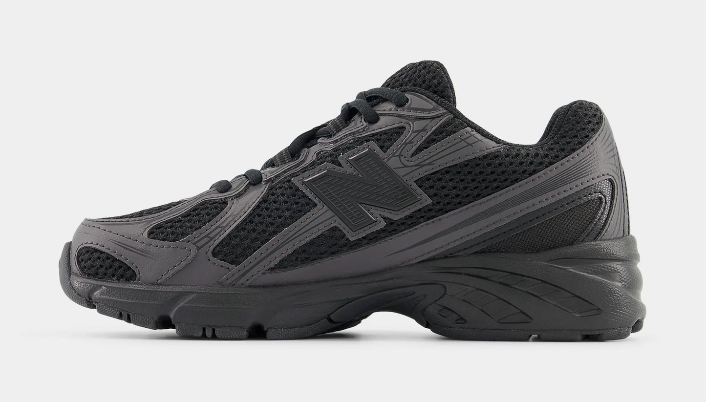 740 Grade School Running Shoes (Black)