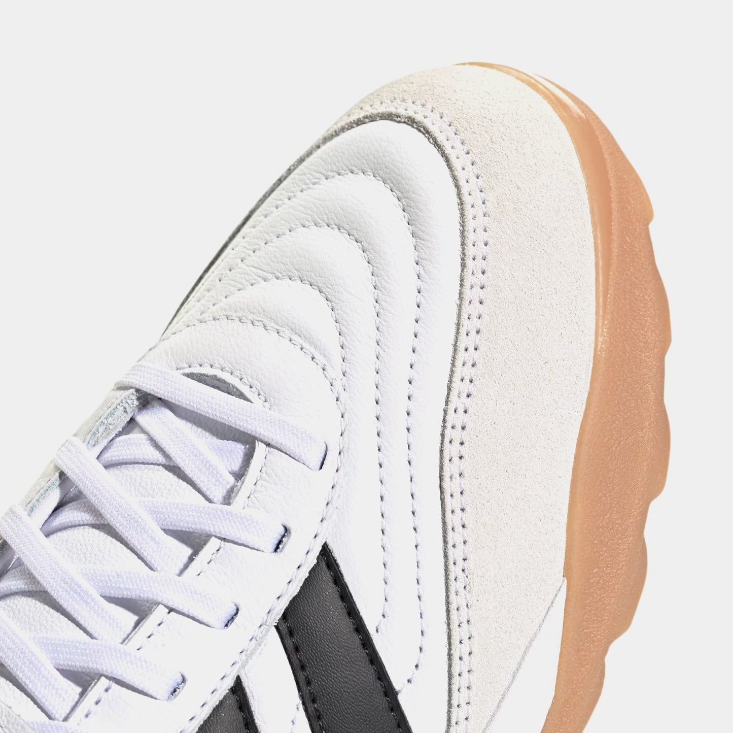 Predator Turf Trainer Mens Lifestyle Shoes (Cloud White/Core Black/Gold Metallic)