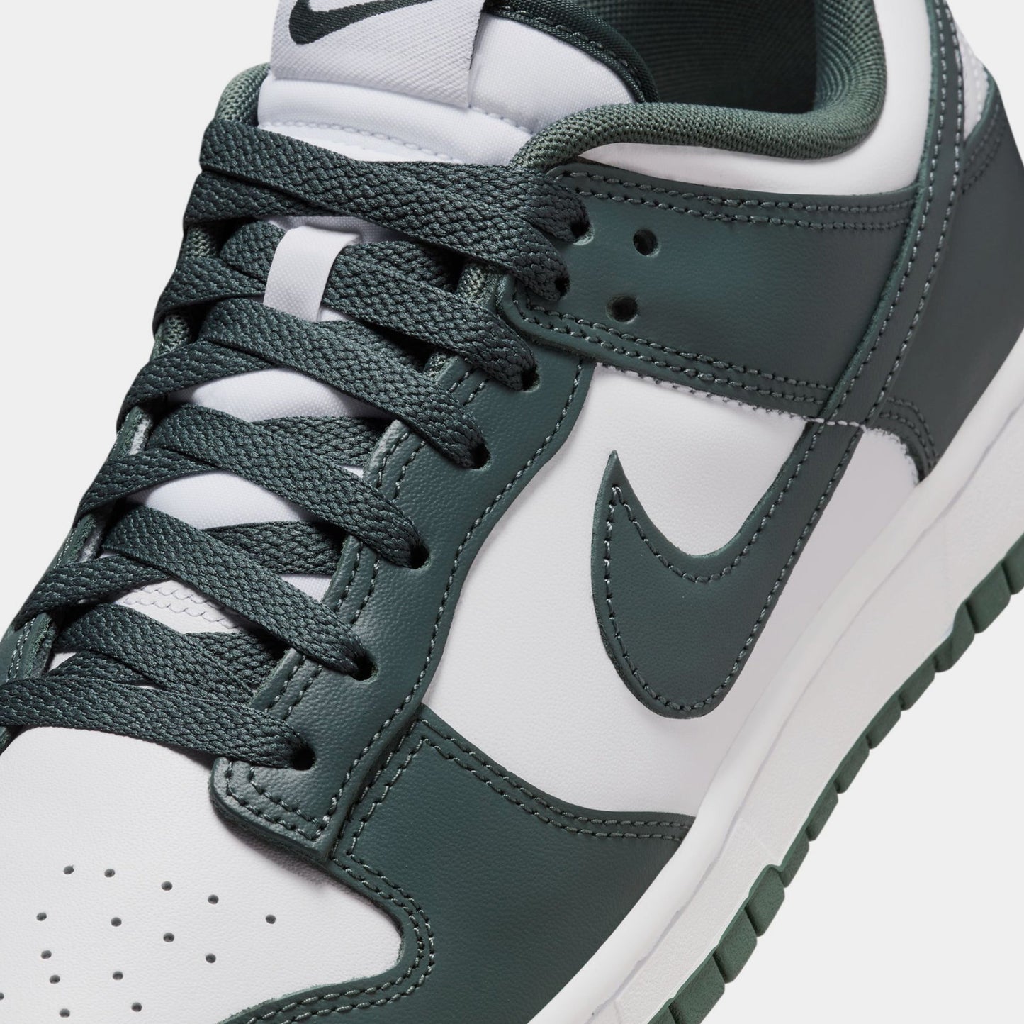 Dunk Low Retro Mens Lifestyle Shoes (White/Vintage Green/White)