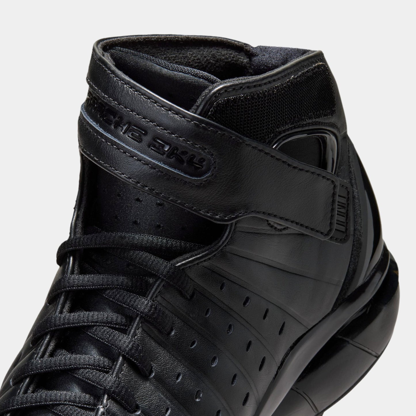 Air Zoom Huarache 2K4 OT Mens Lifestyle Shoes (Black/Black)