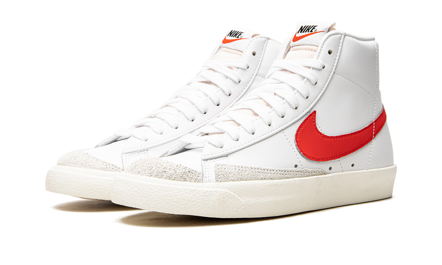 BLAZER MID '77 VNTG WMNS "Habanero Red" CZ1055 101