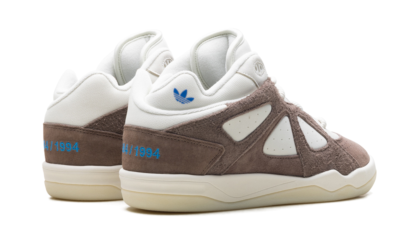 BadBo 1.0 "Bad Bunny - Brown" JS1469