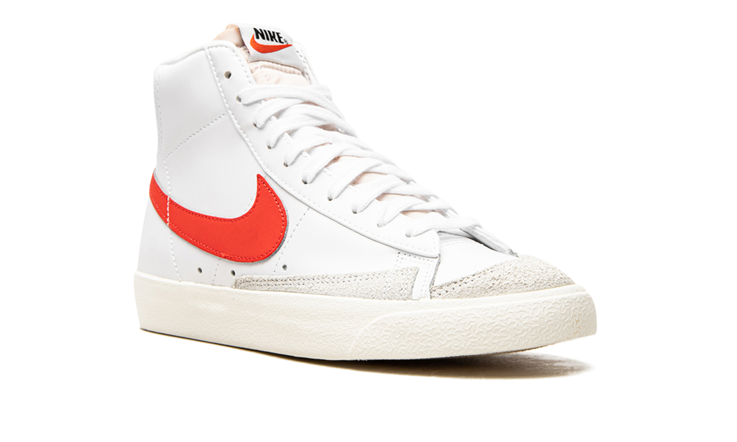 BLAZER MID '77 VNTG WMNS "Habanero Red" CZ1055 101