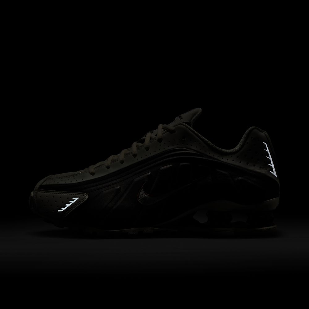NIKE Shox R4 Womens Sneakers