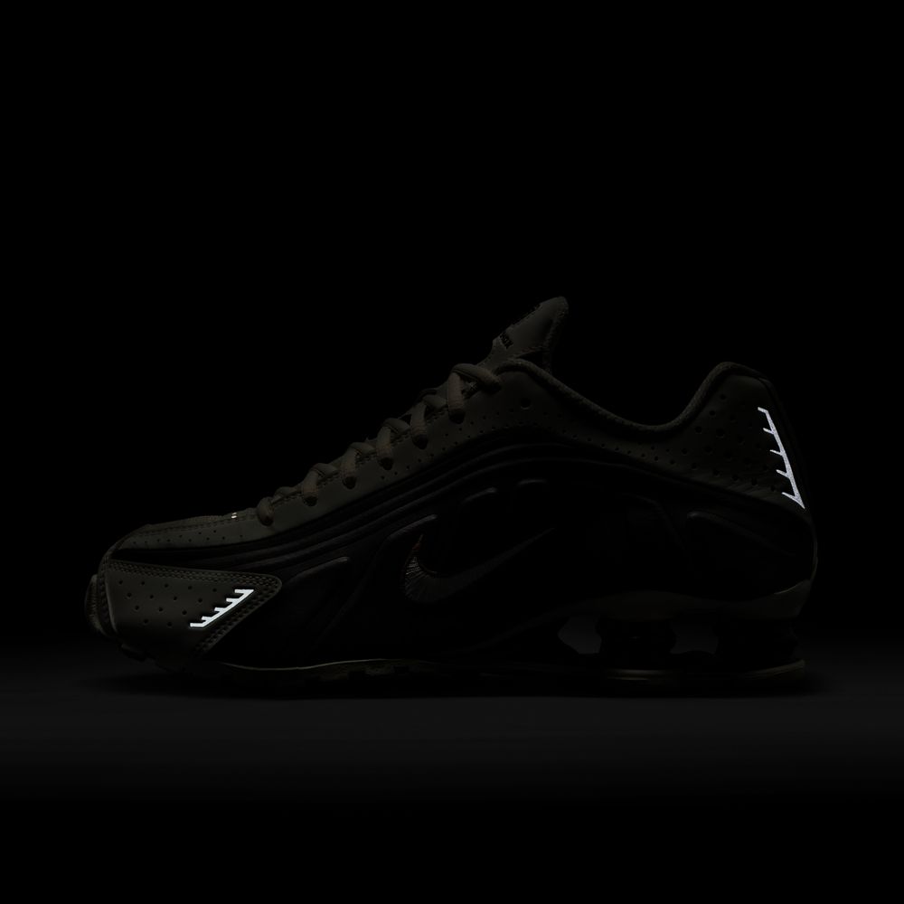 NIKE Shox R4 Womens Sneakers