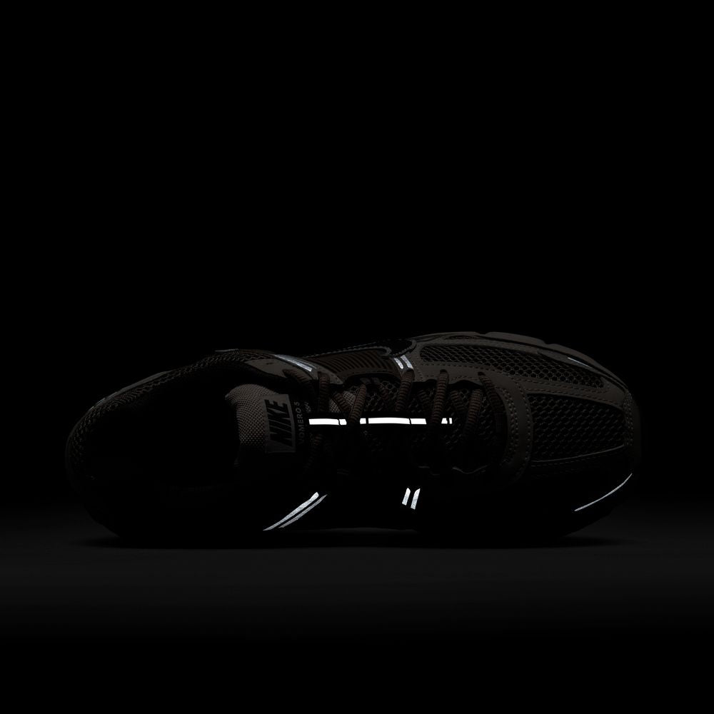 NIKE Zoom Vomero 5 Mens Sneakers