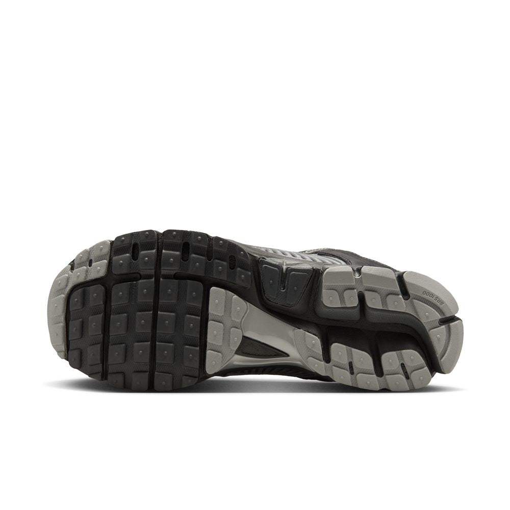 NIKE Zoom Vomero 5 Men's Sneakers