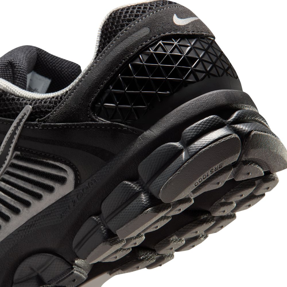 NIKE Zoom Vomero 5 Men's Sneakers