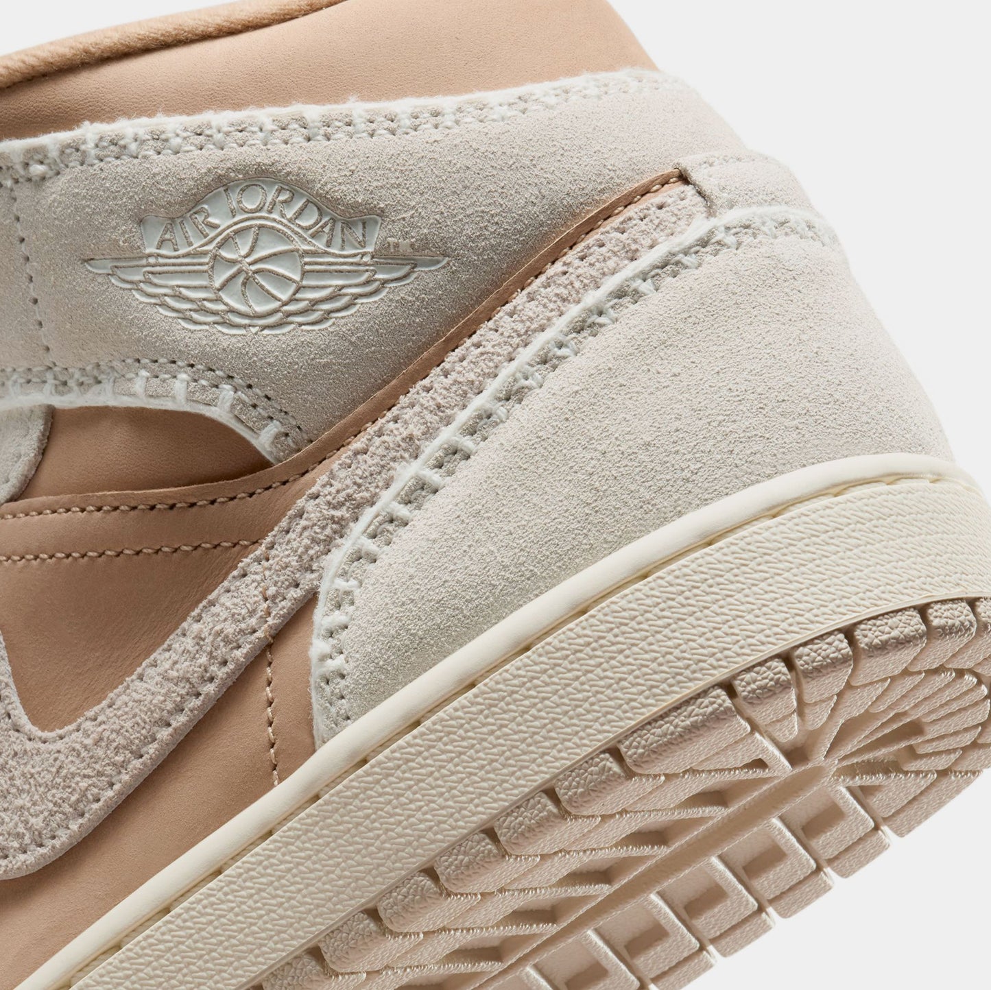 Air Jordan 1 Mid SE Hemp Womens Lifestyle Shoes (Hemp/Sail/Light Orewood Brown)