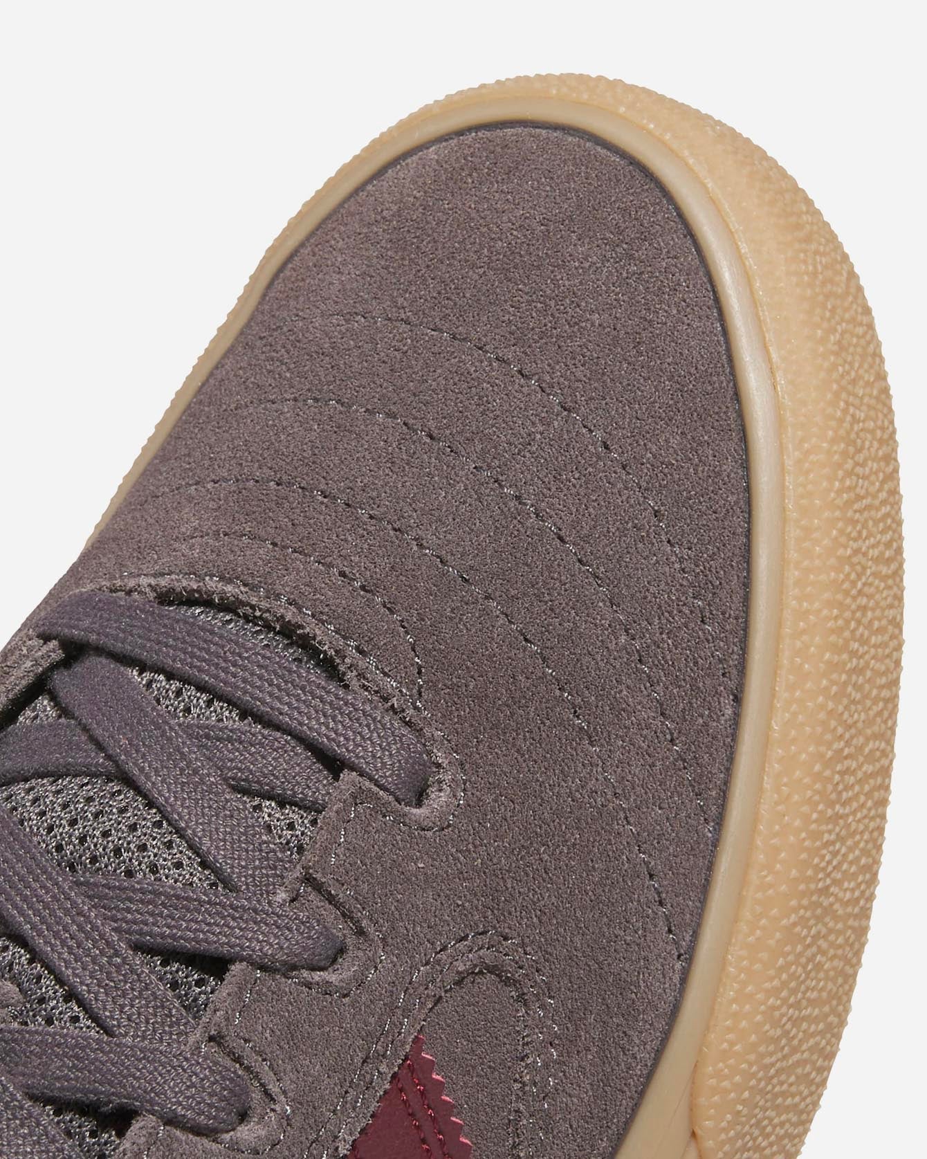 Busenitz Vulc II Charcoal Shadow Red Gum
