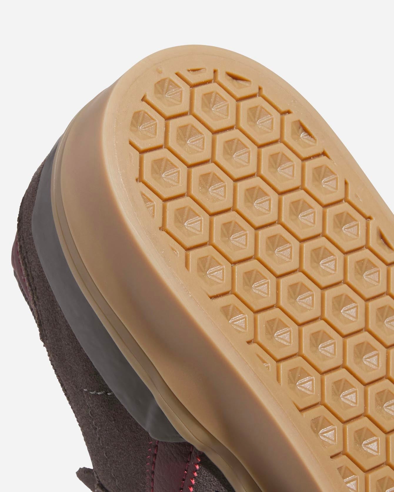 Busenitz Vulc II Charcoal Shadow Red Gum