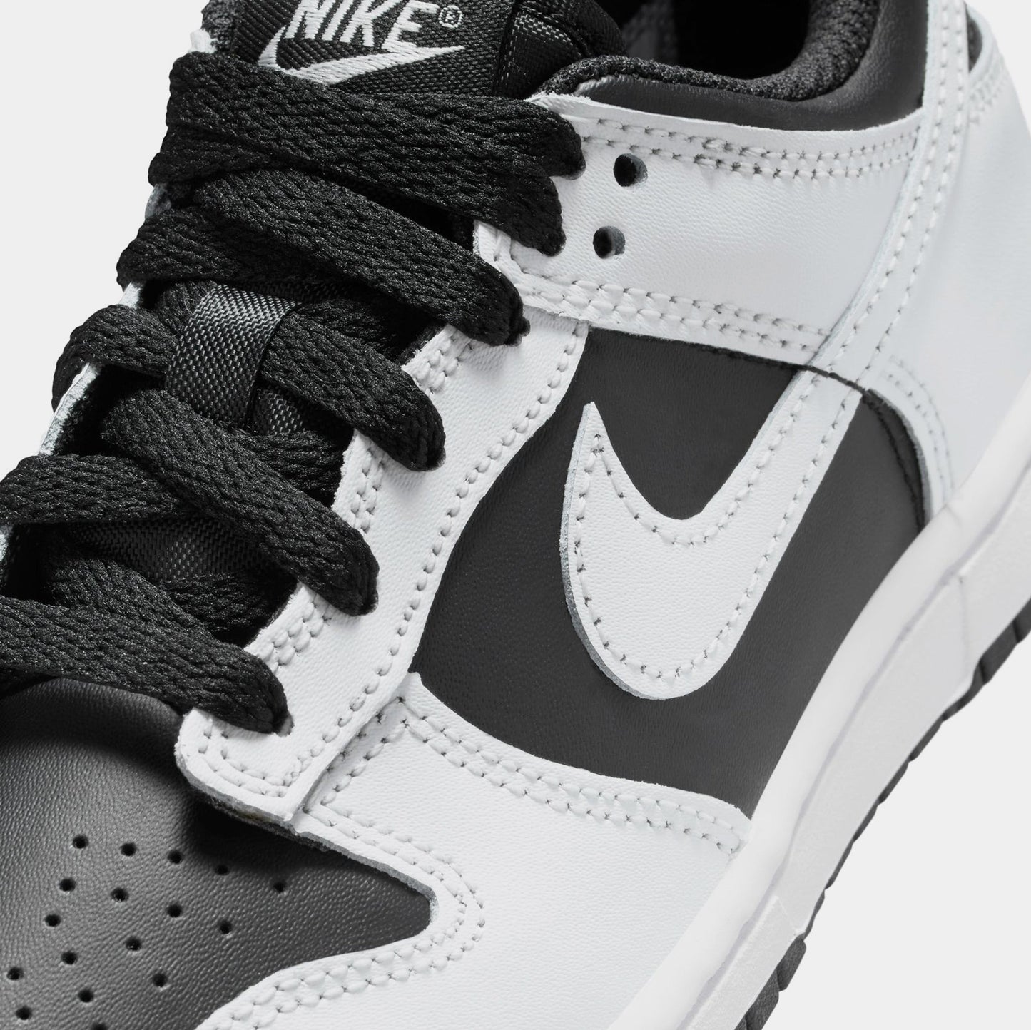Dunk Low Preschool Lifestyle Shoes (Black/Platinum Tint/White)