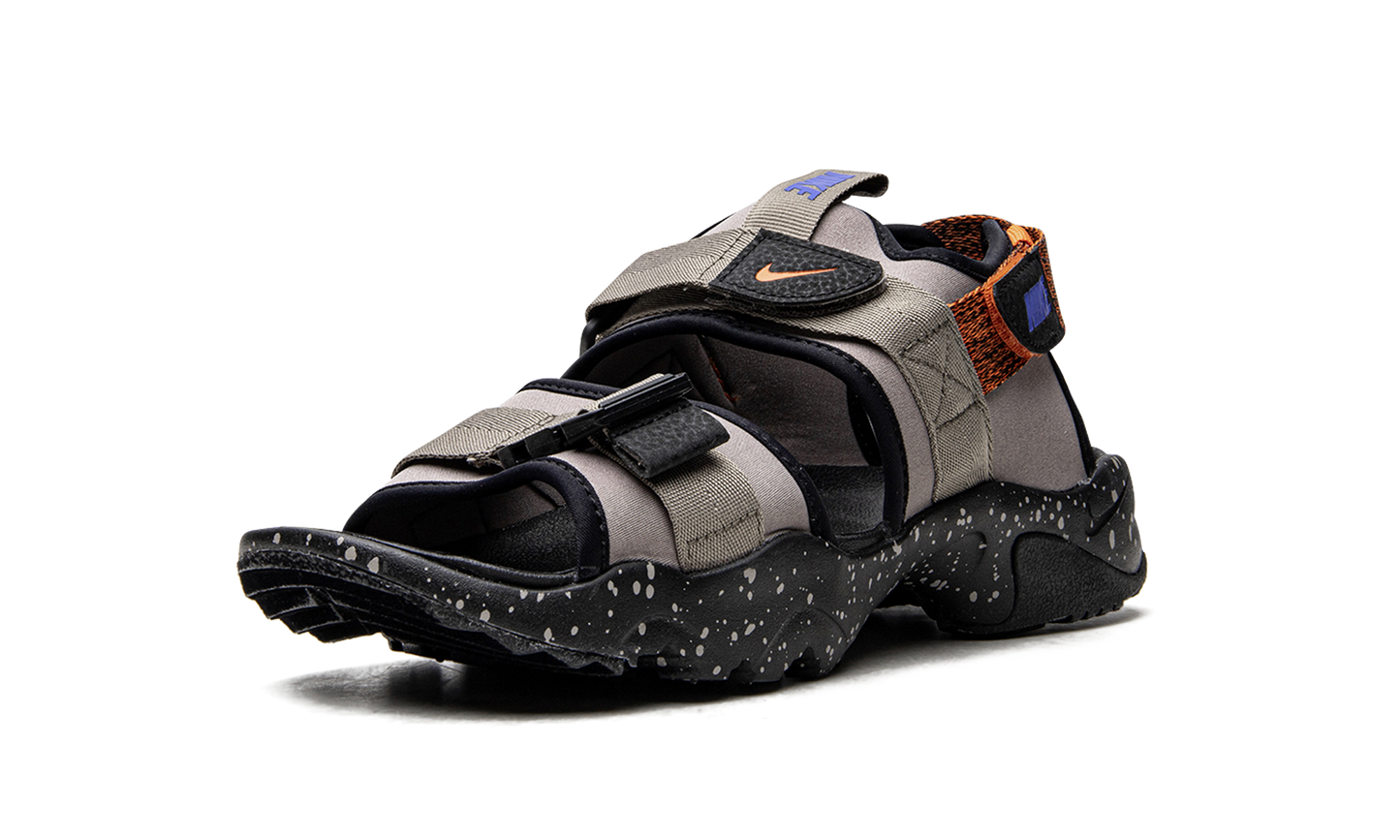 Canyon Slide "ACG" CW9704 008