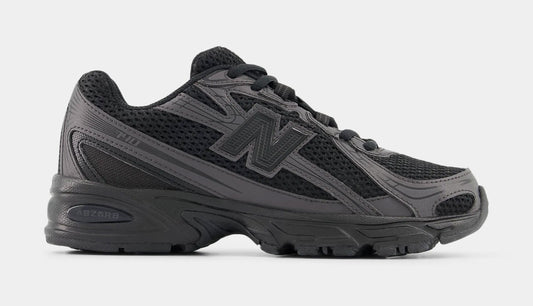 740 Grade School Running Shoes (Black)
