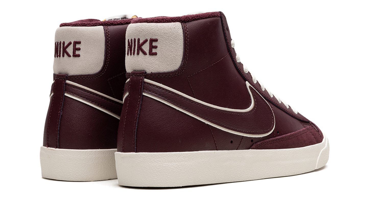 Blazer Mid '77 PRM "Night Maroon" DQ7672 600