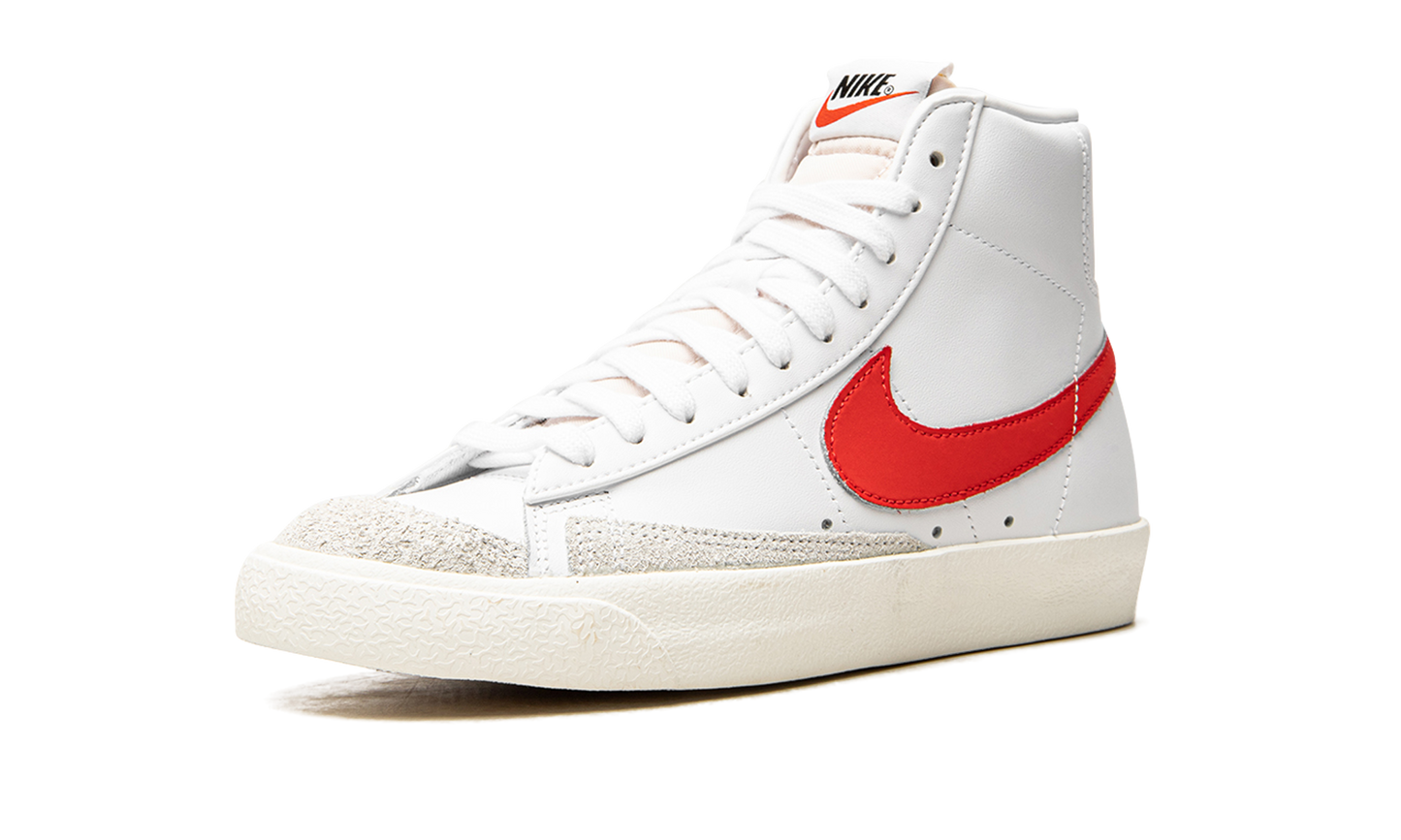 BLAZER MID '77 VNTG WMNS "Habanero Red" CZ1055 101