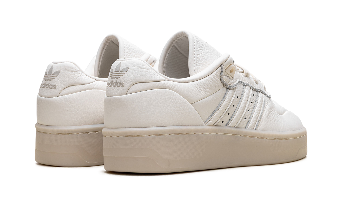 Rivalry "Cloud White" IF7184