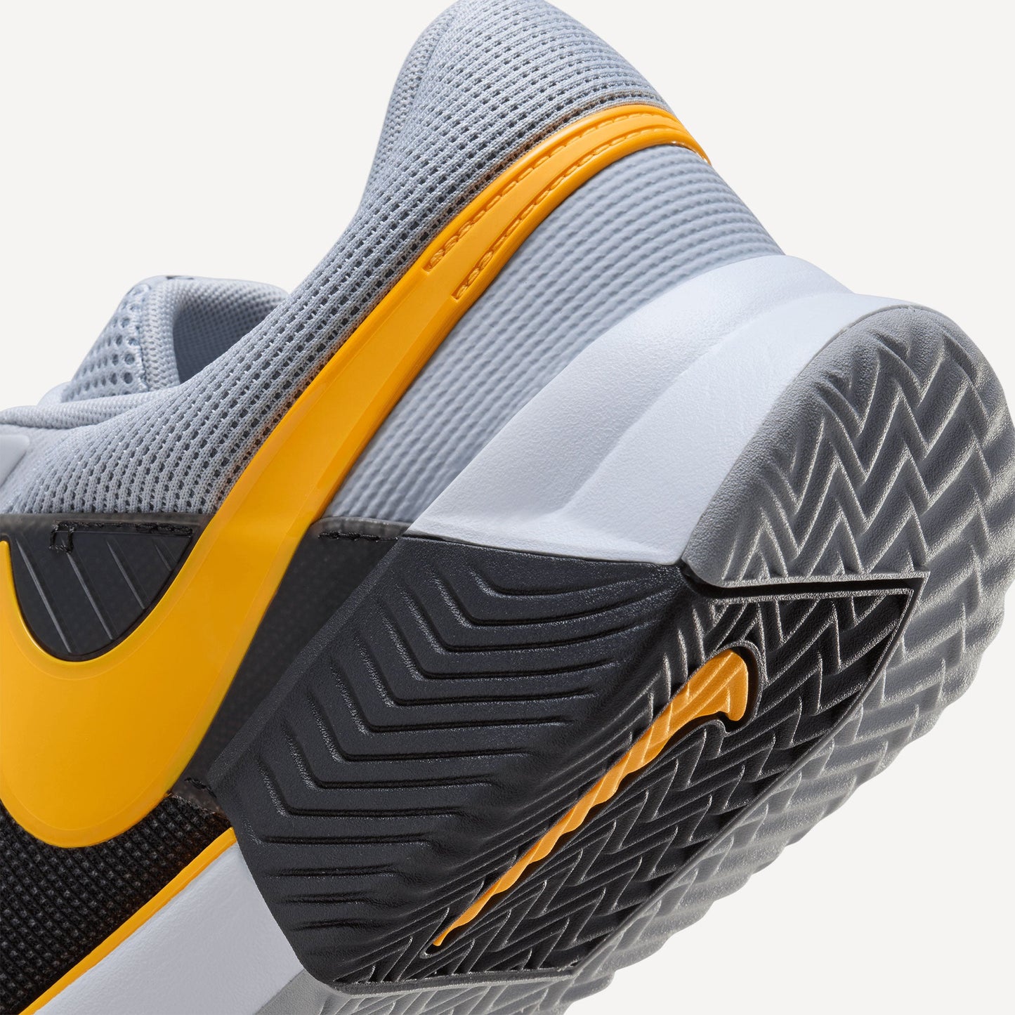Nike Zoom GP Challenge 1 Men's Clay Court Tennis Shoes