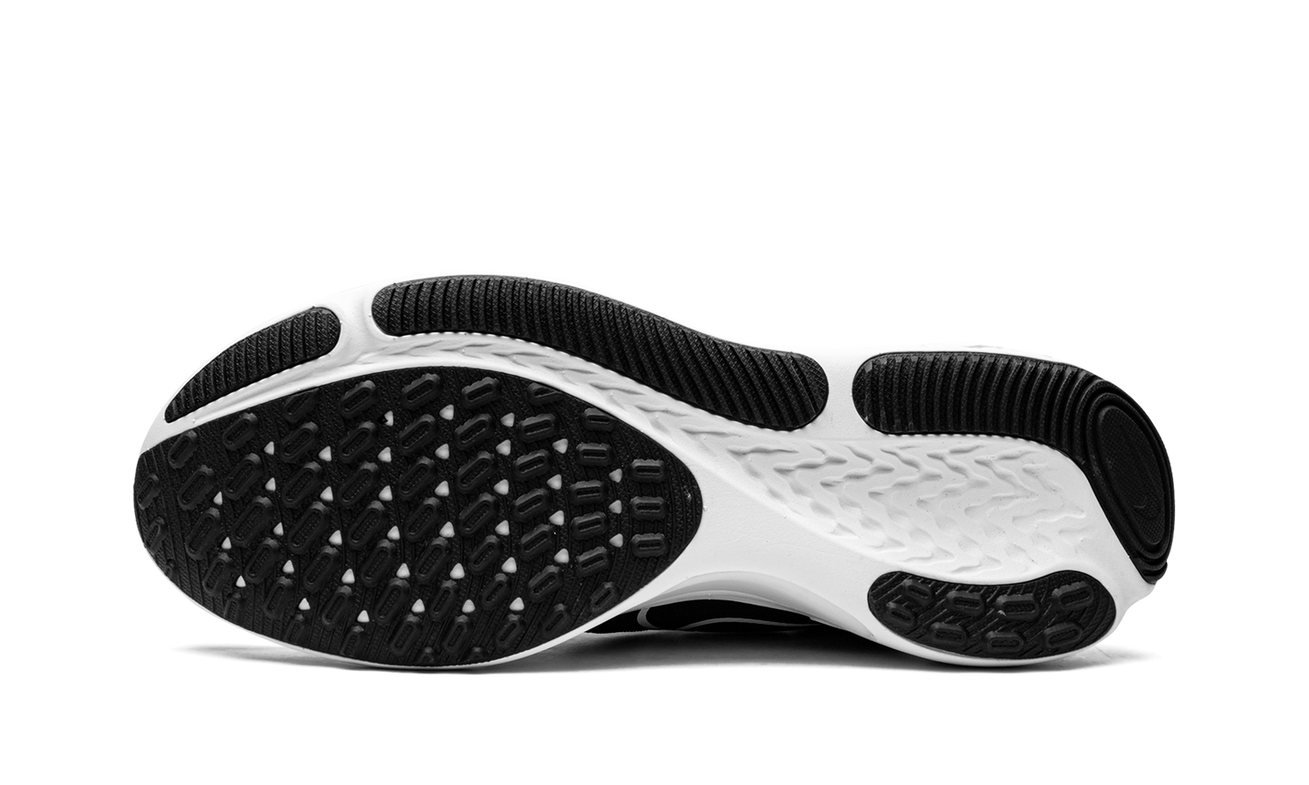 WMNS React Miler 2 CW7136 001