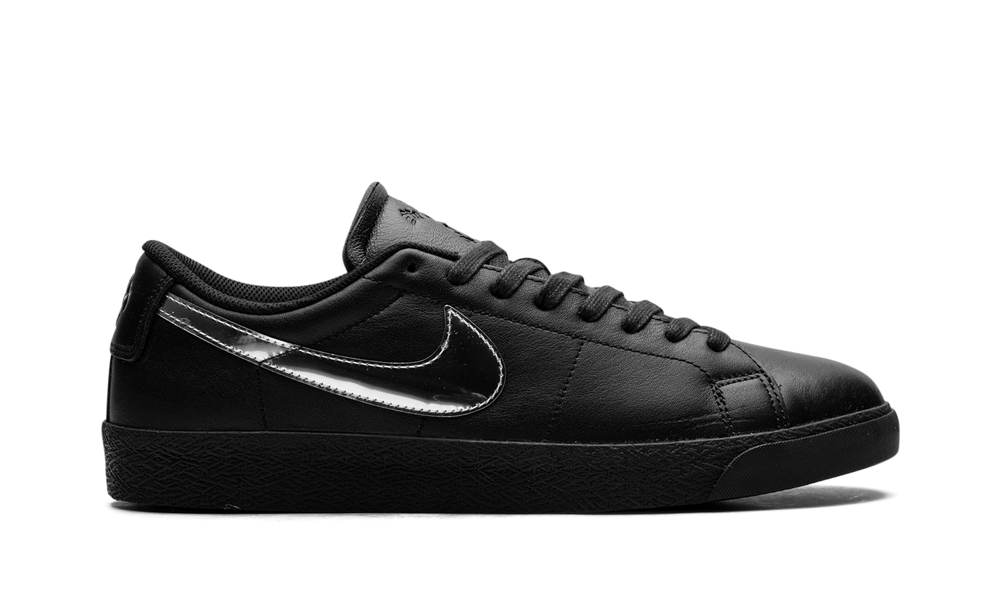 SB Zoom Blazer Low "Dancer Skateboards" HJ6703 001