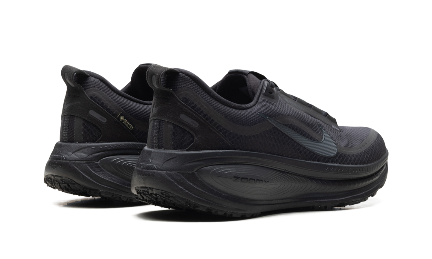 Vomero 18 Gore-Tex "Black Anthracite" HQ7001 001