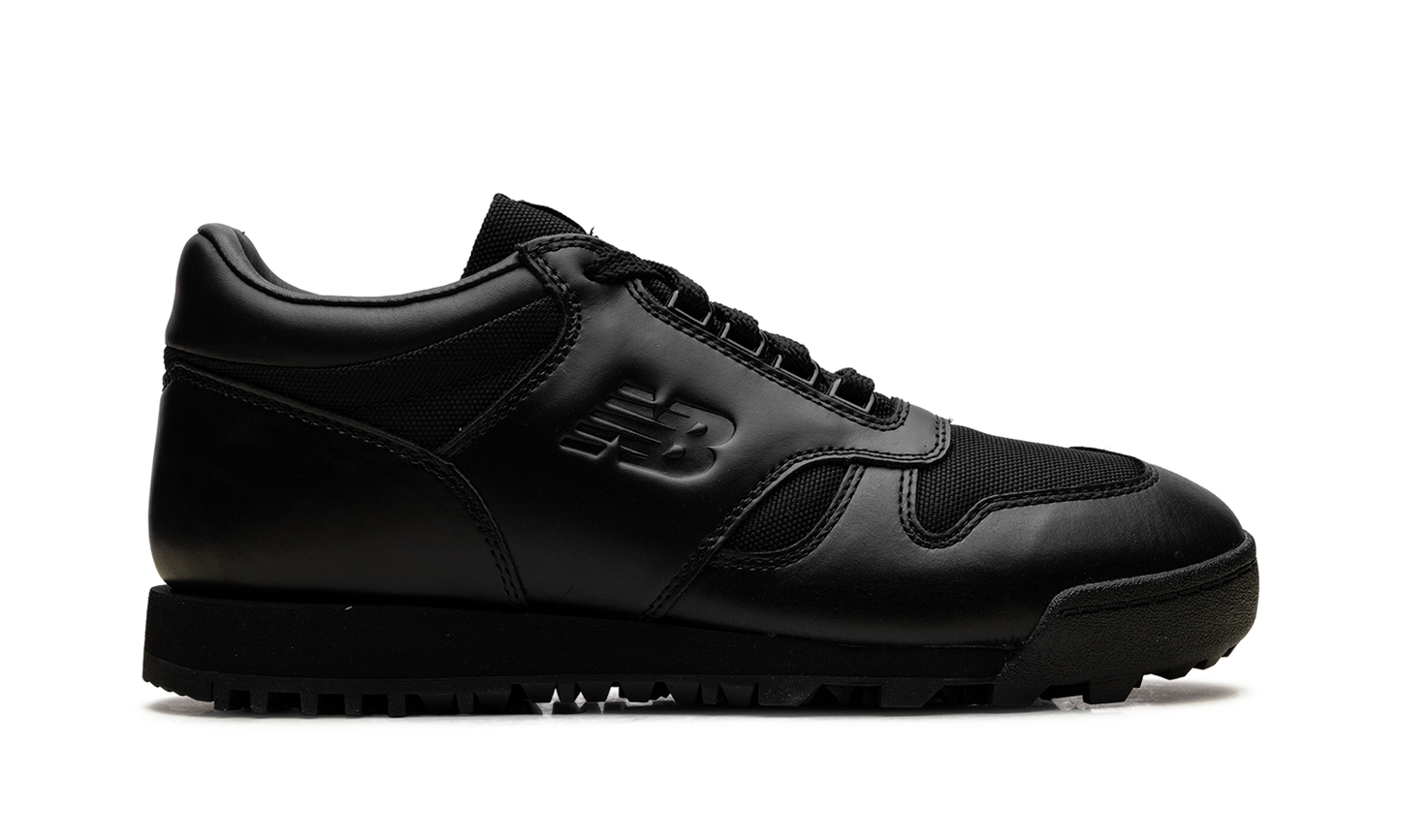 Rainier Low "Triple Black" UALGSBBB