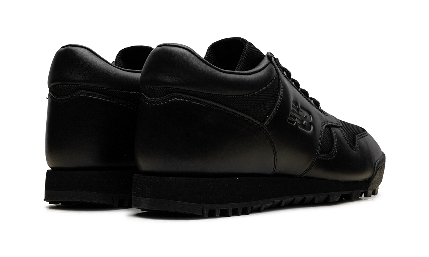 Rainier Low "Triple Black" UALGSBBB